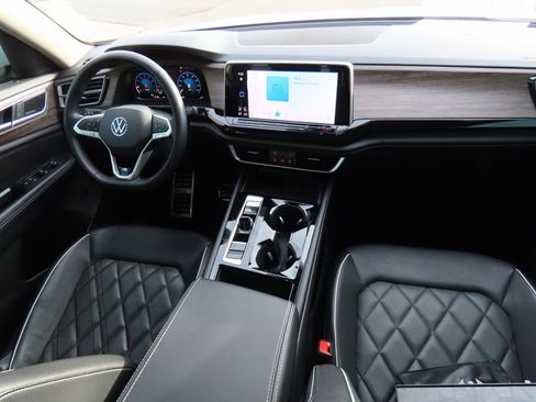 Certified 2024 Volkswagen Atlas SEL Premium R-Line image 19