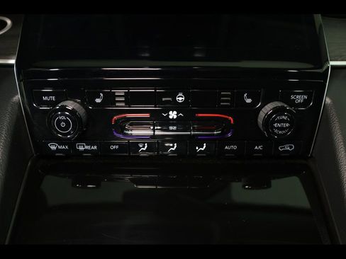 Used 2023 Jeep Grand Cherokee Limited image 28