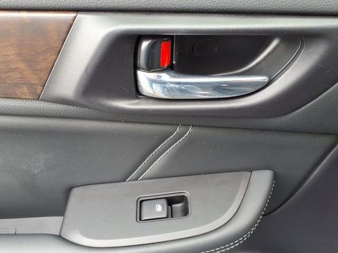 Used 2018 Subaru Outback 3.6R Limited image 15