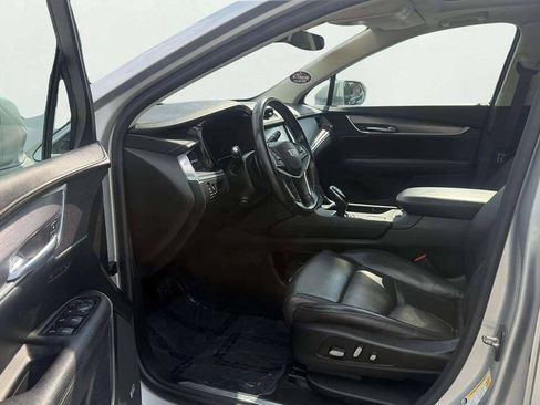 Used 2018 Cadillac XT5 Luxury w/ Driver Awareness Package AWD/4WD image 12