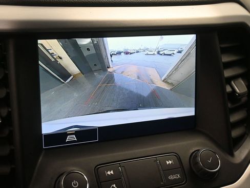 Used 2023 GMC Acadia SLT image 29