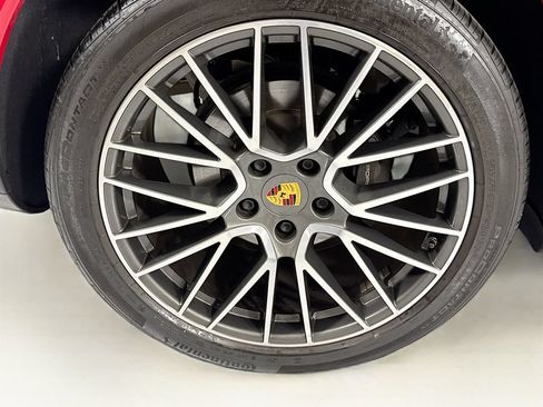 Used 2021 Porsche Cayenne AWD/4WD image 33