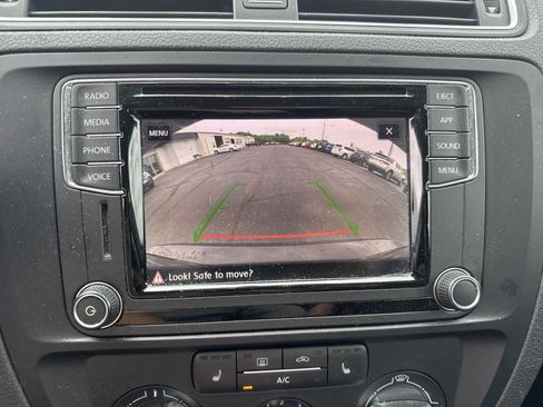 Used 2018 Volkswagen Jetta SE FWD image 26
