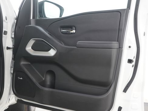 Used 2024 Nissan Frontier SL w/ Technology Package image 9