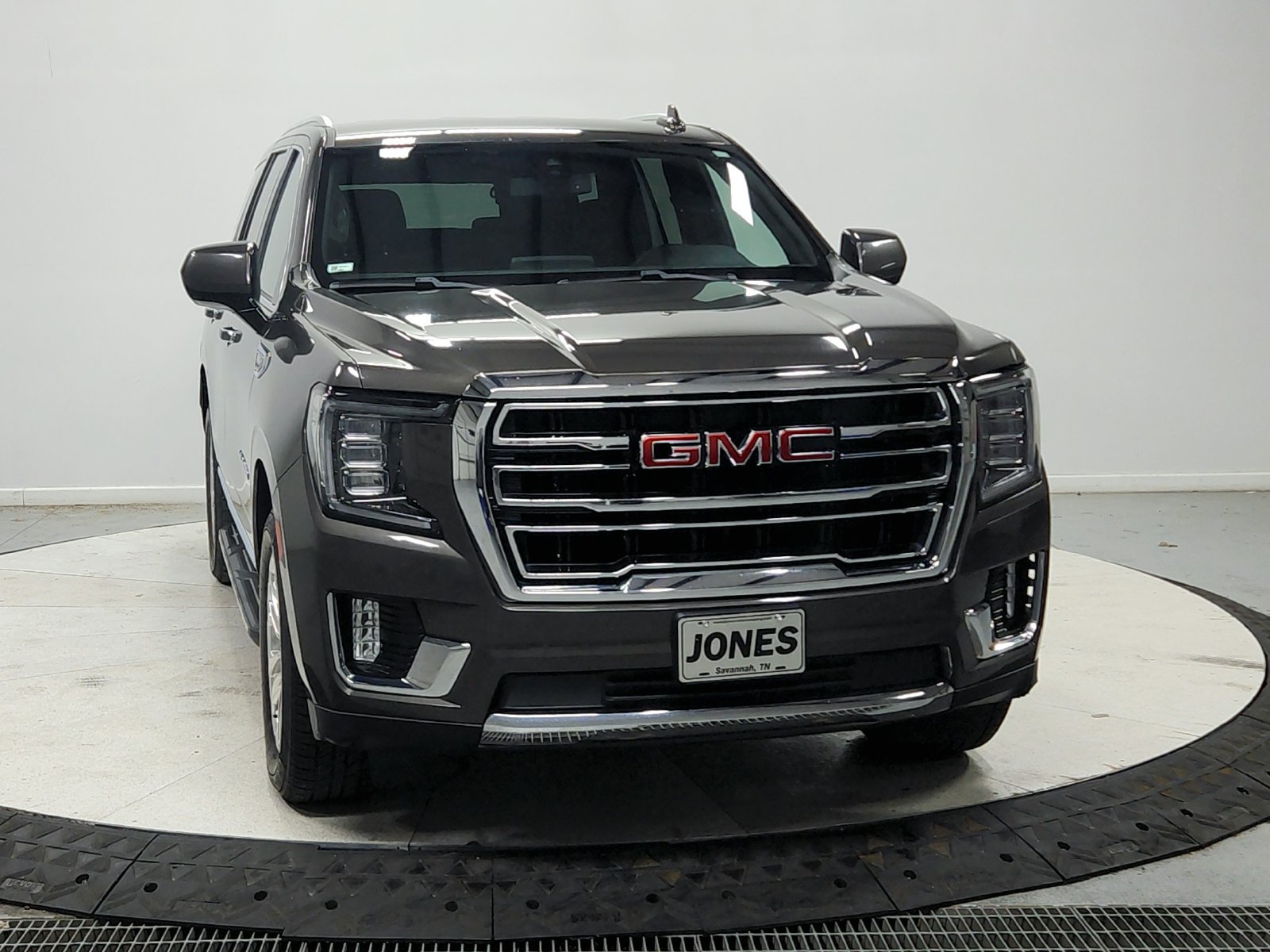 Used 2021 GMC Yukon SLT RWD image 3