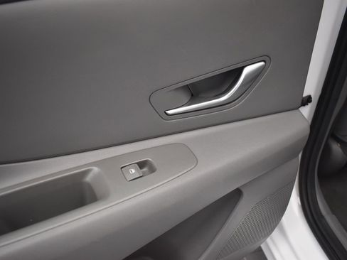 Used 2023 Hyundai Elantra SEL image 15