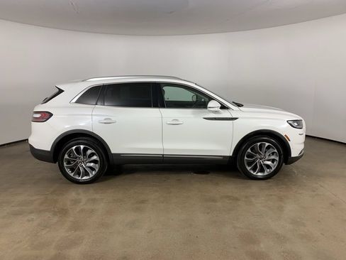 Used 2022 Lincoln Nautilus Reserve w/ Equipment Group 201A AWD/4WD image 7