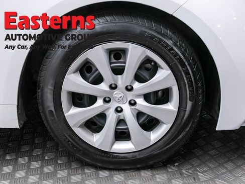 Used 2024 Toyota Corolla LE image 31