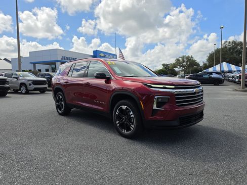 New 2027 Chevrolet Traverse LT w/ Sun and Wheel Package AWD/4WD image 1