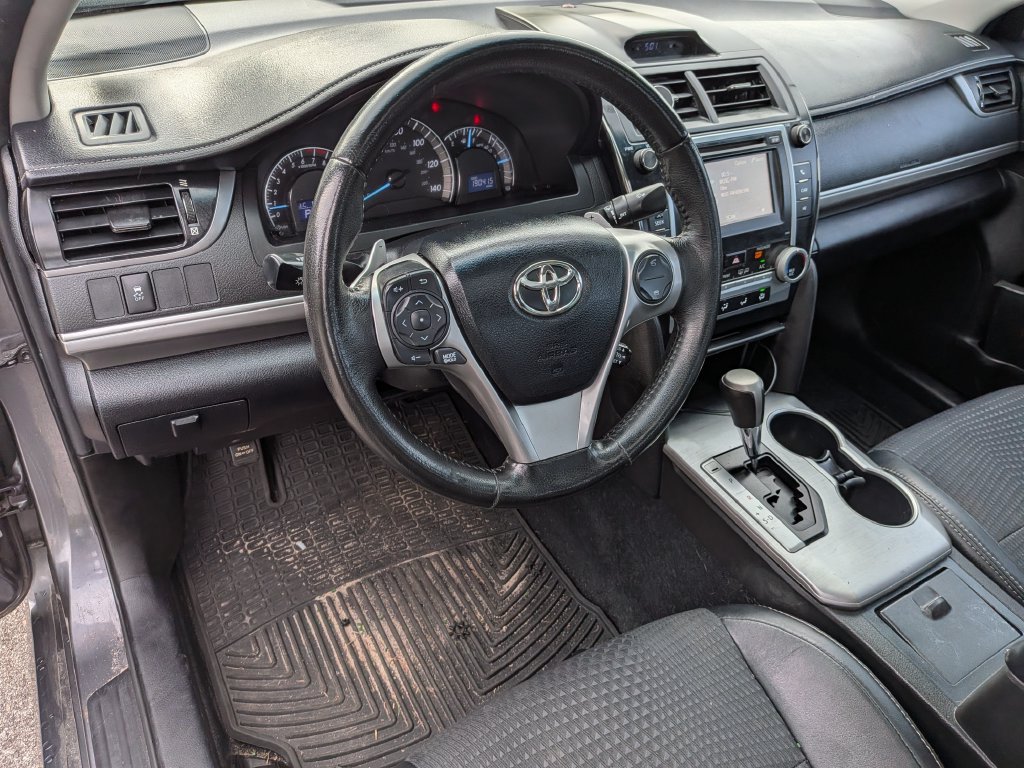 Used 2012 Toyota Camry SE FWD image 11