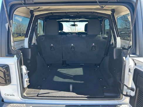 Used 2019 Jeep Wrangler Unlimited Sport S image 29