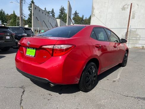Used 2018 Toyota Corolla LE FWD image 4