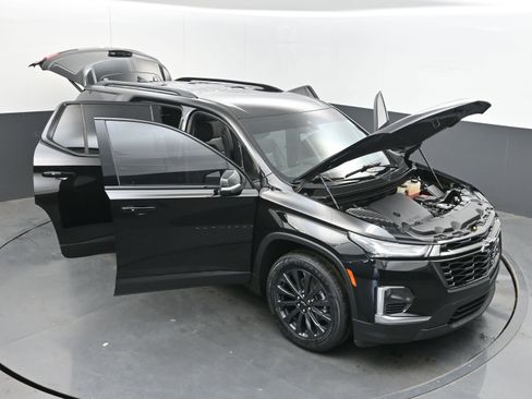 Used 2022 Chevrolet Traverse RS FWD image 37