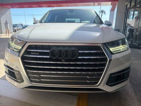 Used 2017 Audi Q7 3.0T Premium Plus w/ Premium Plus Package image 2