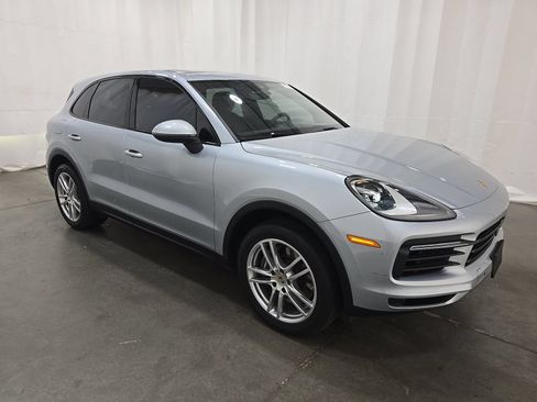 Used 2023 Porsche Cayenne AWD/4WD image 2