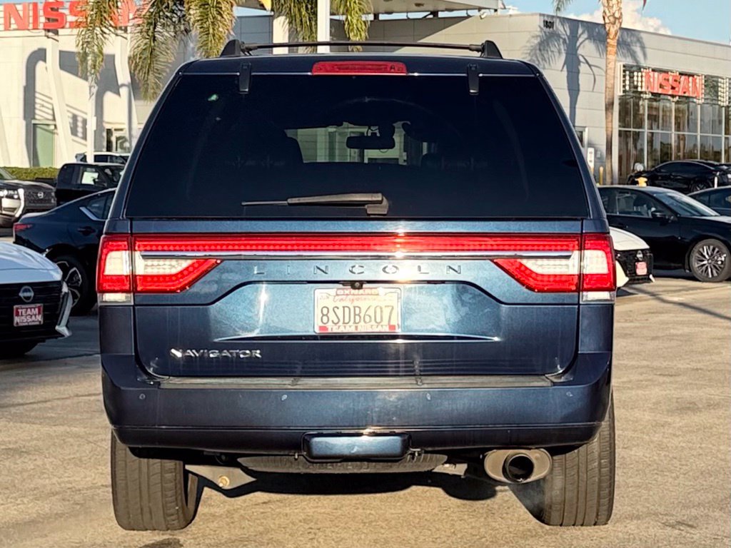Used 2017 Lincoln Navigator Select AWD/4WD image 6