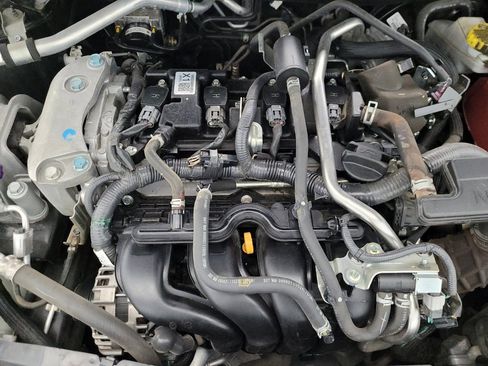Used 2022 Nissan Sentra SR w/ SR Premium Package FWD image 30