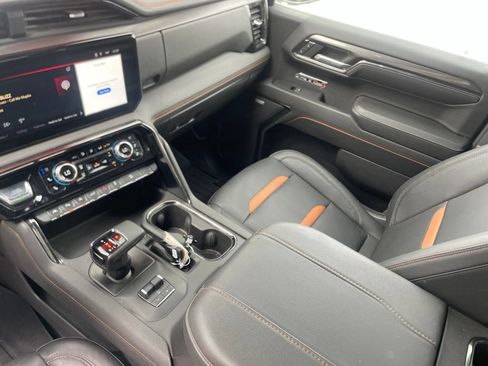 Used 2024 GMC Sierra 1500 AT4 w/ Technology Package AWD/4WD image 36