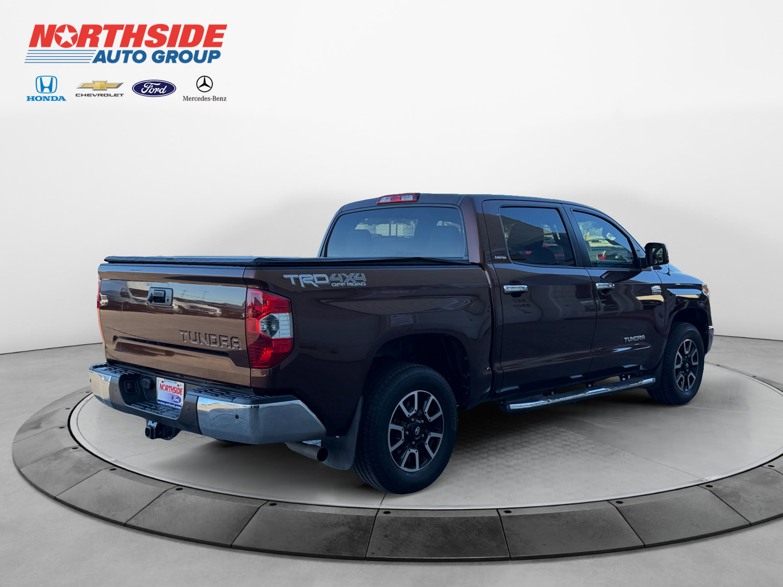 Used 2014 Toyota Tundra Limited w/ Limited Premium Package AWD/4WD image 7