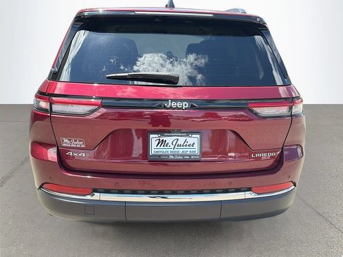 Used 2023 Jeep Grand Cherokee Laredo AWD/4WD image 5