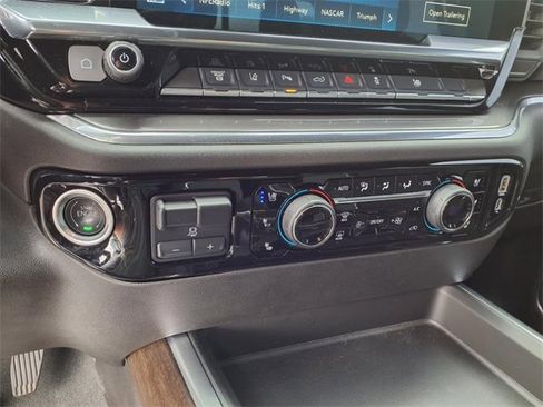 Used 2025 Chevrolet Silverado 3500 High Country w/ High Country Premium Package image 25