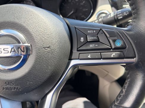 Used 2019 Nissan Rogue Sport SL w/ Premium Package FWD image 18