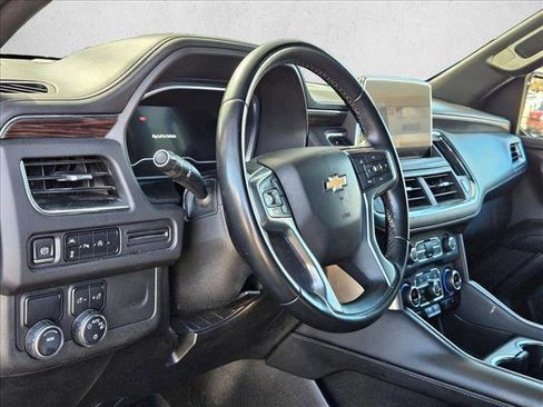 Used 2023 Chevrolet Suburban LT image 11