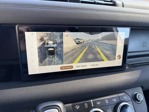 Used 2023 Land Rover Defender 90 X-Dynamic SE image 36