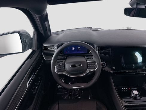 Used 2024 Jeep Wagoneer L Series II w/ Flexible Seating Group image 17