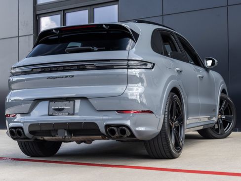 Certified 2026 Porsche Cayenne GTS AWD/4WD image 11