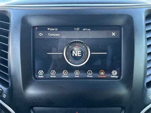 Used 2019 Jeep Cherokee Latitude Plus image 27