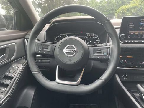 Used 2021 Nissan Rogue SV w/ Premium Package FWD image 15