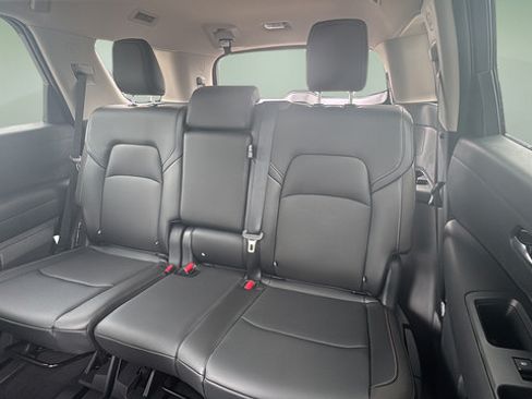 Used 2026 Nissan Pathfinder SL AWD/4WD image 31