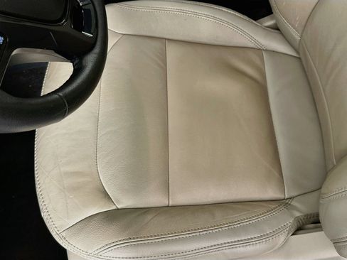 Used 2018 Ford Explorer XLT w/ Equipment Group 202A FWD image 20