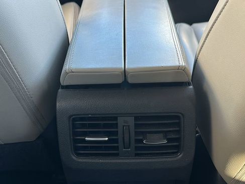 Used 2021 Nissan Rogue SL image 22