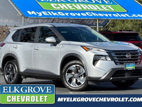 Used 2024 Nissan Rogue SV image 1