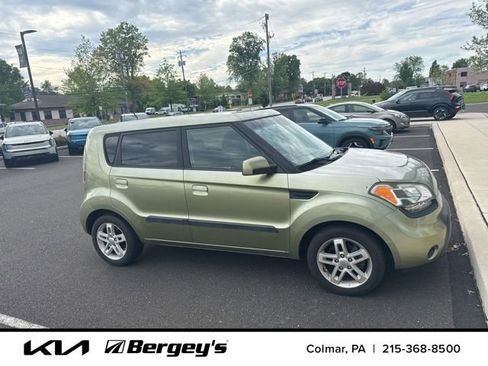 Used 2010 Kia Soul + FWD image 5