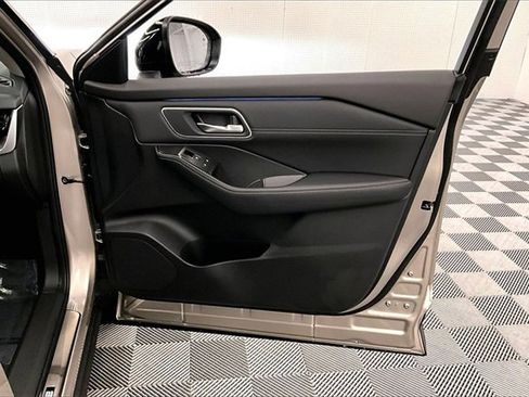 New 2026 Nissan Rogue Platinum image 34