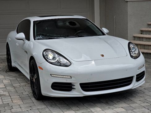 Used 2015 Porsche Panamera S w/ Premium Package image 26