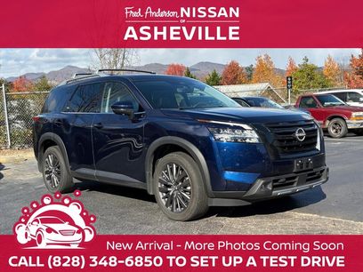 Used 2024 Nissan Pathfinder SL w/ SL Premium Package
