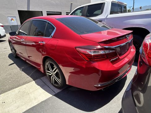 Used 2017 Honda Accord Sport image 4