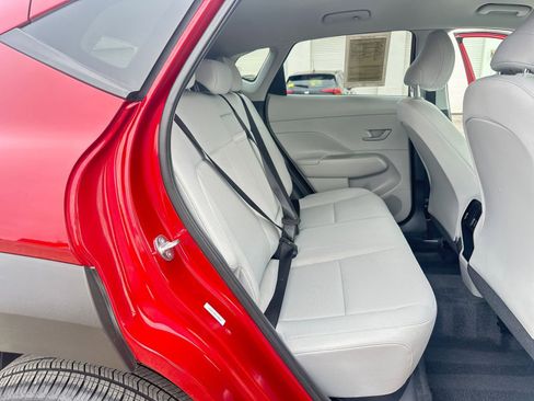 Used 2025 Hyundai Kona SEL image 39