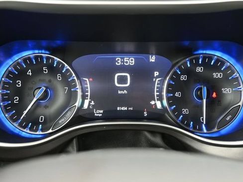 Used 2022 Chrysler Pacifica Touring-L FWD image 34