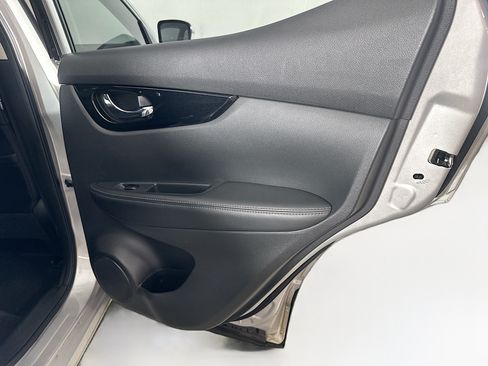 Used 2021 Nissan Rogue Sport SL w/ Premium Package FWD image 29
