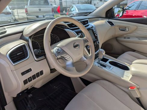 Used 2018 Nissan Murano SV FWD image 12