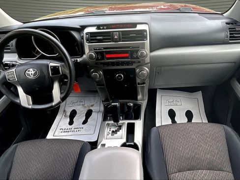 Used 2011 Toyota 4Runner SR5 w/ Convenience Pkg image 7