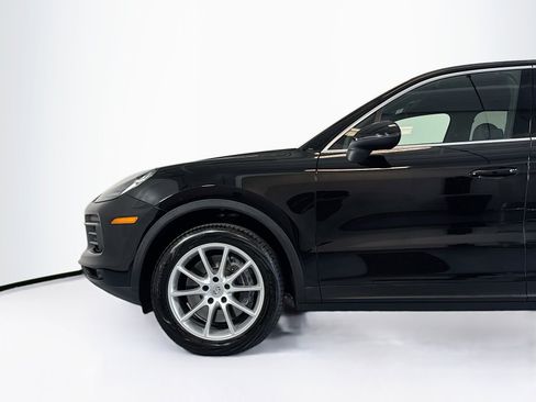 Certified 2023 Porsche Cayenne w/ Premium Package AWD/4WD image 26