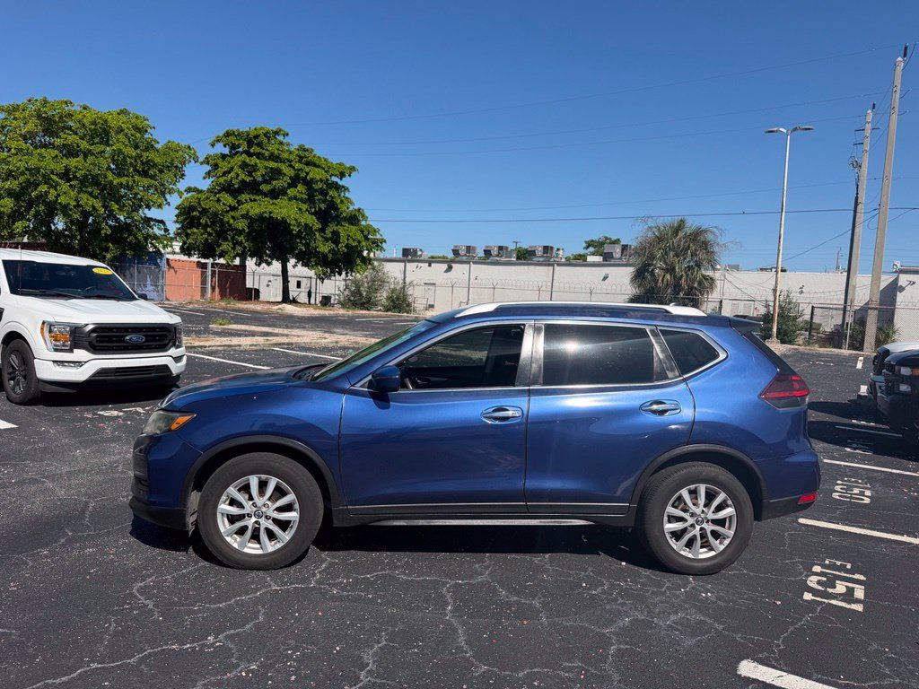 Used 2018 Nissan Rogue SV FWD image 4