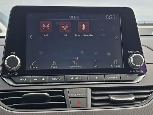Used 2025 Nissan Altima 2.5 SR FWD image 16
