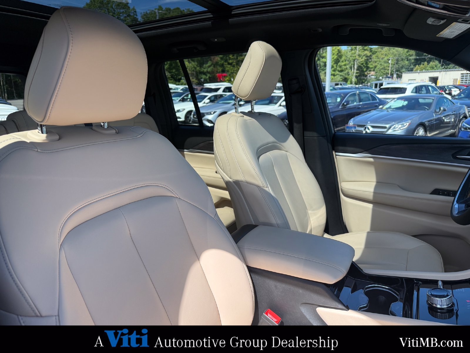 Used 2023 Jeep Grand Cherokee Limited AWD/4WD image 30